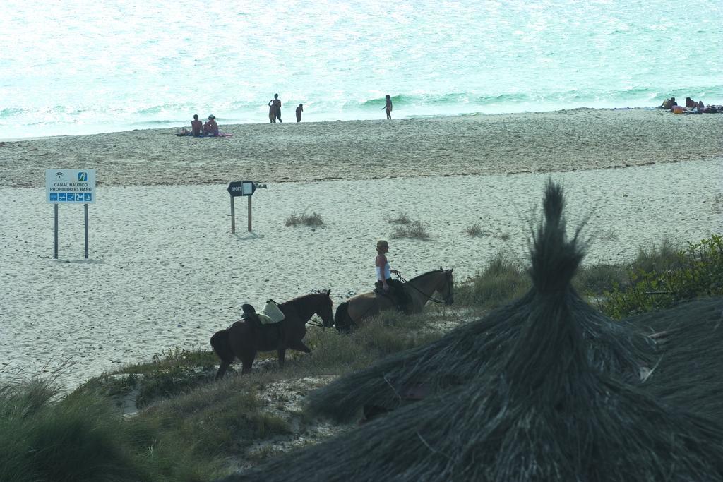 Beach Hotel Dos Mares タリファ エクステリア 写真